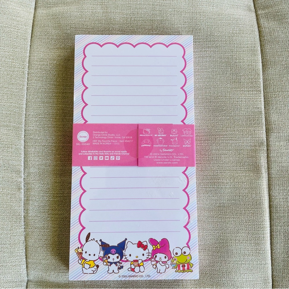 Hello Kitty Notepad Set - Picture 2 of 2